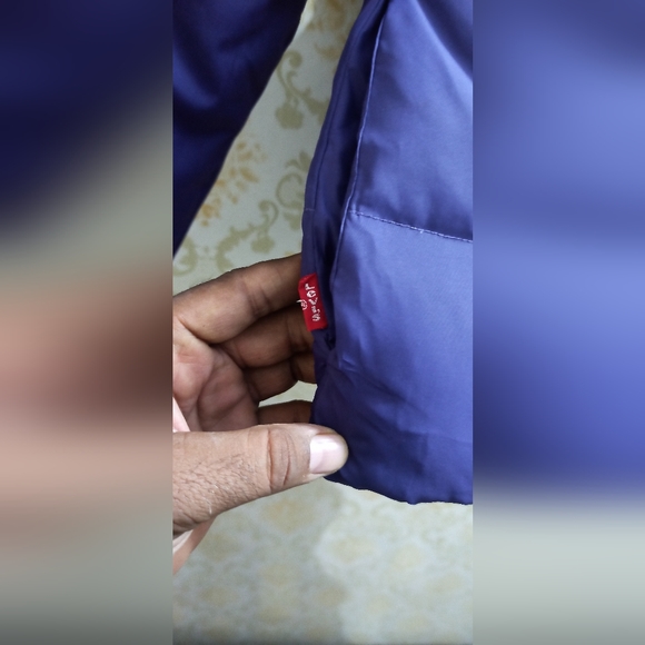 Levi's - Picture 4 of 9